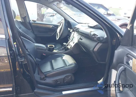 2007 Mercedes-Benz C 230 Sport from USA, damaged, VIN WDBRF52H77F856617